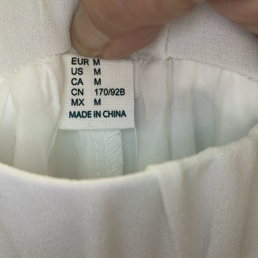 NWT Verdusa polyester fully lined elastic waist white wired bottom skirt, Size M - Picture 5 of 10